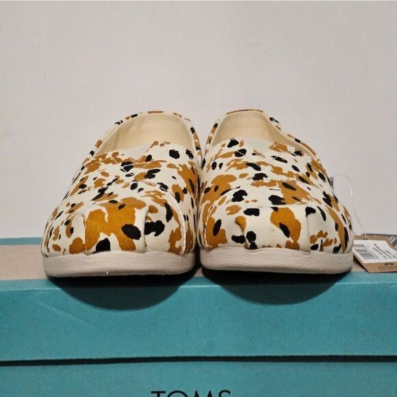 🐮Toms, Alpargata in abstract cown design. NWT-Size 8.5 - Picture 8 of 8